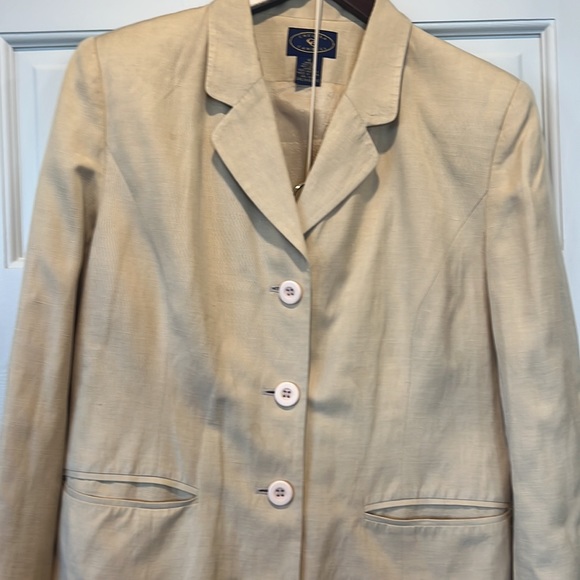 Vintage Silk and Linen Chelsea Cambell tan suit jacket and skirt - Picture 6 of 16
